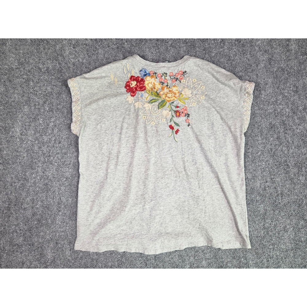 Johnny Was T-Shirt Womens Large Gray Floral Embroidered Cotton Short Sleeve - Picture 8 of 8